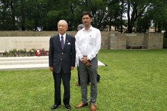 笹川陽平日本財団会長とパリハー　イギリス側記念碑にて